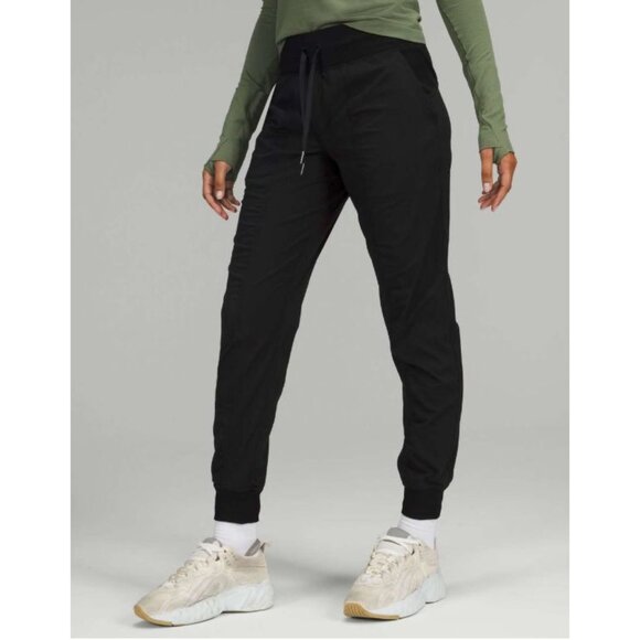 LULULEMON mid rise dance studio jogger in black size 4 - Picture 10 of 10